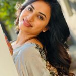 Janani Ashok Kumar Instagram - Gravitate to the things you love 💗 #littlethings #life #lifegoals #lifeisgood #lifeisbeautiful - Wearing: @onlinegits 📸: #mommydearest @santhanalakshmiashok Chennai, India