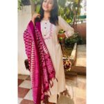 Janani Ashok Kumar Instagram - There’s nothing either Good or Bad, but thinking makes it so. - Wearing: @vintageclosetofkamali Chennai, India