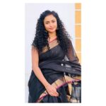 Janani Ashok Kumar Instagram - 𝐈 𝐜𝐚𝐫𝐫𝐲 𝐦𝐲 𝐠𝐫𝐚𝐜𝐞 𝐣𝐮𝐬𝐭 𝐥𝐢𝐤𝐞 𝐭𝐡𝐢𝐬 𝐬𝐚𝐫𝐞𝐞! #𝐨𝐨𝐭𝐝 #𝐬𝐚𝐫𝐞𝐞 #𝐬𝐚𝐫𝐞𝐞𝐥𝐨𝐯𝐞 Chennai, India