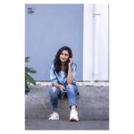 Janani Ashok Kumar Instagram - 𝐓𝐡𝐞 𝐒𝐞𝐜𝐫𝐞𝐭 𝐎𝐟 𝐂𝐡𝐚𝐧𝐠𝐞 𝐈𝐬 𝐓𝐨 𝐅𝐨𝐜𝐮𝐬 𝐀𝐥𝐥 𝐘𝐨𝐮𝐫 𝐄𝐧𝐞𝐫𝐠𝐲, 𝐍𝐨𝐭 𝐎𝐧 𝐅𝐢𝐠𝐡𝐭𝐢𝐧𝐠 𝐓𝐡𝐞 𝐎𝐥𝐝, 𝐁𝐮𝐭 𝐎𝐧 𝐁𝐮𝐢𝐥𝐝𝐢𝐧𝐠 𝐓𝐡𝐞 𝐍𝐞𝐰..! 𝐘𝐨𝐮𝐫 𝐄𝐍𝐄𝐑𝐆𝐘 𝐢𝐬 𝐒𝐚𝐜𝐫𝐞𝐝 𝐬𝐨 𝐮𝐬𝐞 𝐢𝐭 𝐰𝐢𝐬𝐞𝐥𝐲 💫✨🌙💯 - - 📸: @raghul_raghupathy Retouch: @retouch_by_gokul Wearing : @hm Denim: @onlyindia Shoes: @adidas Pondicherry - பாண்டிச்சேரி