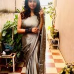 Janani Ashok Kumar Instagram - There’s always a way, if they really wanna stay..!🌸✨💫 - Wearing: @onlinegits PC: #mommydearest @santhanalakshmiashok Chennai, India