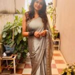 Janani Ashok Kumar Instagram - There’s always a way, if they really wanna stay..!🌸✨💫 - Wearing: @onlinegits PC: #mommydearest @santhanalakshmiashok Chennai, India