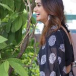 Janani Ashok Kumar Instagram - Laugh a little extra today 😁✨💫🖤🤍 📸: @raghul_raghupathy Chennai, India