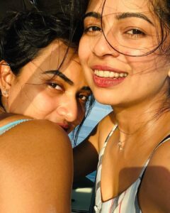 Janani Ashok Kumar Instagram - All we needed is the beach & the sun to make such beautiful  memories 🫠 
Of course the right people to be with @bavithraofficial 🤗🙌🏼💯
#beachgirls #sunkissed #messyhair #dontcare #yatch #highonmusic #naturelovers #bioluminescence #coralreef #memoriesforlife #maldives #island #milaidhoo