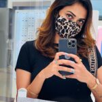Janani Ashok Kumar Instagram - If eyes could speak one look 👀 would say everything 🖤🖤🖤 VR Mall