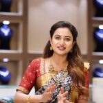 Janani Ashok Kumar Instagram - Madurai is home to many amazing things; but it is now going to be known for something absolutely superb! Super Saravana Stores is now here in our very own Madurai, ready to satisfy all your shopping needs! Head over to the new branch at Mattuthavani and enjoy their unbeatable inaugural offer today! @supersaravanastores @superjewelleryindia Call us at: 78239 13777, 78239 23777 #nowinmadurai #madurai #madura #maduraistyle #maduraifood #mattuthavani #nowopen #inauguraloffer #maduraiblogger #maduraifashion #grandlaunch #discounts #greatdeals #greatoffer #style #trends #superstore #supersilks #kidswear #festivalcollection #supersaravanastores #newcollections #shop #shopping #quality #chennai #saree #womenswear #chic