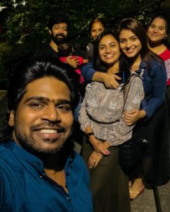 Janani Ashok Kumar Instagram - A Sunday to remember ❤️✨ 

@aryan_offl 
@janani_ashokkumar 
@vjkathir_ 
@sindhu_anandaganesan 
@santhanalakshmiashok 

#friendslikefamily ❤️