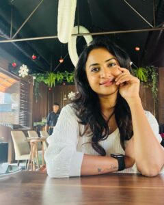 Janani Ashok Kumar Instagram - So the New Year begins #happy2023 
- 
They say life’s what’s happening when you’re busy making other plans.
-
Just sit back and enjoy life’s beautiful 🤩