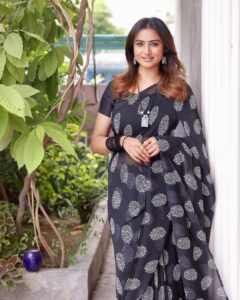Janani Ashok Kumar Instagram - When you stop & look around life is pretty amazing 🤩 🖤
-
📸: @raghul_raghupathy