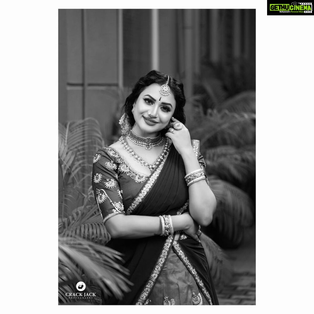 Janani Ashok Kumar Instagram - கனவே கலையாதே 🫠 - Team: @vijiknr @poovai_bridal_flowers @saathvikas_designer_studio @crackjackphotography Chennai, India