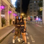Janani Ashok Kumar Instagram - This is me trying 🤍✨💫 - 📸: @madhumitha_sivasankar Hard Rock Cafe Paris