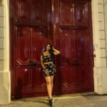 Janani Ashok Kumar Instagram - This is me trying 🤍✨💫 - 📸: @madhumitha_sivasankar Hard Rock Cafe Paris