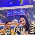 Jennifer Winget Instagram - Picking up where we left off! 🔗Rock solid!👯‍♀️ @shubzie love you long time! 🫶
