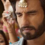 Jonita Gandhi Instagram - What Jhumka?! Big love to Pritam Da @ipritamofficial for always trusting me to be the drama queen that I am behind that mic! So good to share another gem with @arijitsingh @amitabhbhattacharyaofficial @ranveersingh @aliaabhatt 😍 Cheers to the OG @karanjohar @dharmamovies & @saregama_official for dropping that jhumkaaaaaa 💃🏻💃🏻💃🏻 #RockyAurRaniKiiPremKahaani hits cinemas July 28! #RRKPK @aapkadharam #JayaBachchan @azmishabana18 @apoorva1972 @ajit_andhare @ishita_moitra @shashankkhaitan @gogoroy @somenmishra #MadanMohan @ganeshacharyaa @viacom18studios