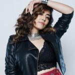 Jonita Gandhi Instagram - Fun fact: I was in ESL in kindergarten (ESL = English as a second language) Although my accent is very much Canadian when I speak English, I was raised in a very Indian home. My roots have always been part of my identity, no matter how North American I am, so I like to switch it up now and then. I know we all overuse the term fusion but guys I AM fusion… and sometimes, so are my outfits 💀🙃💕 #throwbackthursday