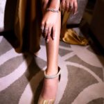 Jonita Gandhi Instagram – Going for the goldddd 🏆
@siimawards #aboutlastnight 

Photo @krishspics
Outfit @saulee
Jewellery @dolsunjewelsofficial
Footwear @aands_official
Styled by @anshikaav
Makeup by @nk_makeupstudiodubai Dubai UAE