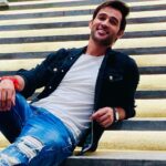 Karan Sharma Instagram - What people think about Me is not in my control.. what I feel about Myself that’s what matters 😎 ! . . . . #karansharma #lifequotes #correctattitude #lifesgood
