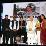 Karthika Nair Instagram - Humbled and blessed. Thank you to the respected Governor of Kerala for bestowing this special honour . Thank you, Business plus for organizing the most memorable evening with talented and inspiring people from various fields. #empoweredwomenempowerwomen