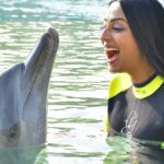 Kashmera Shah Instagram – What a beautiful day with the dolphins at the Atlantis. Lovely outing thanks to our #kittycat @saraarfeenkhan love you and your efforts. #piffanythedolphin #atlantis #dubai @rohitkverma @munishakhatwani @tannazirani_ #kashmerashah #kashmirashah