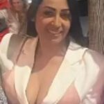 Kashmera Shah Instagram – #sexykash#kashisback#kashmeifyoucan#milf#seduce#hotness Los Angeles