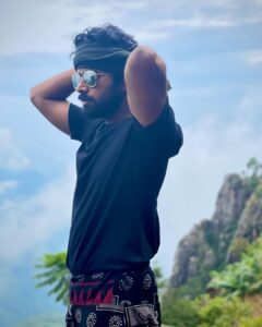 Kathir Instagram - Into the wild 🌧️🍃⛰️😍
.
.
#Travel