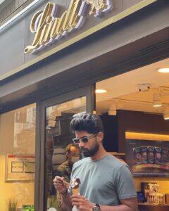 Kathir Instagram - Meant for each other🍦
.
.
.
#Paris #icecream #Lindt #Throwback