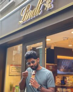Kathir Instagram - Meant for each other🍦
.
.
.
#Paris #icecream #Lindt #Throwback