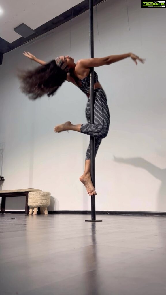 Keerthi Pandian Instagram - Setting myself free through this new art form! ♥️ Pole movement is more than what we know of it to be. It demands a lot of mental and physical discipline. It will demand you to build strength and to be consistent. This journey and progress is very gratifying. It’s one of the most exhilarating art forms I have learnt. Thanks @anushaswamy for being a very patient and an awesome teacher. Thanks to the two awesome coaches @saga_mani and @sofiapremkumar at @thepolecamp ♥️ You guys make the learning experience so much fun 💃🏾 To learning so much more 🌊 #pole #dance #movement #reelsinstagram #alive