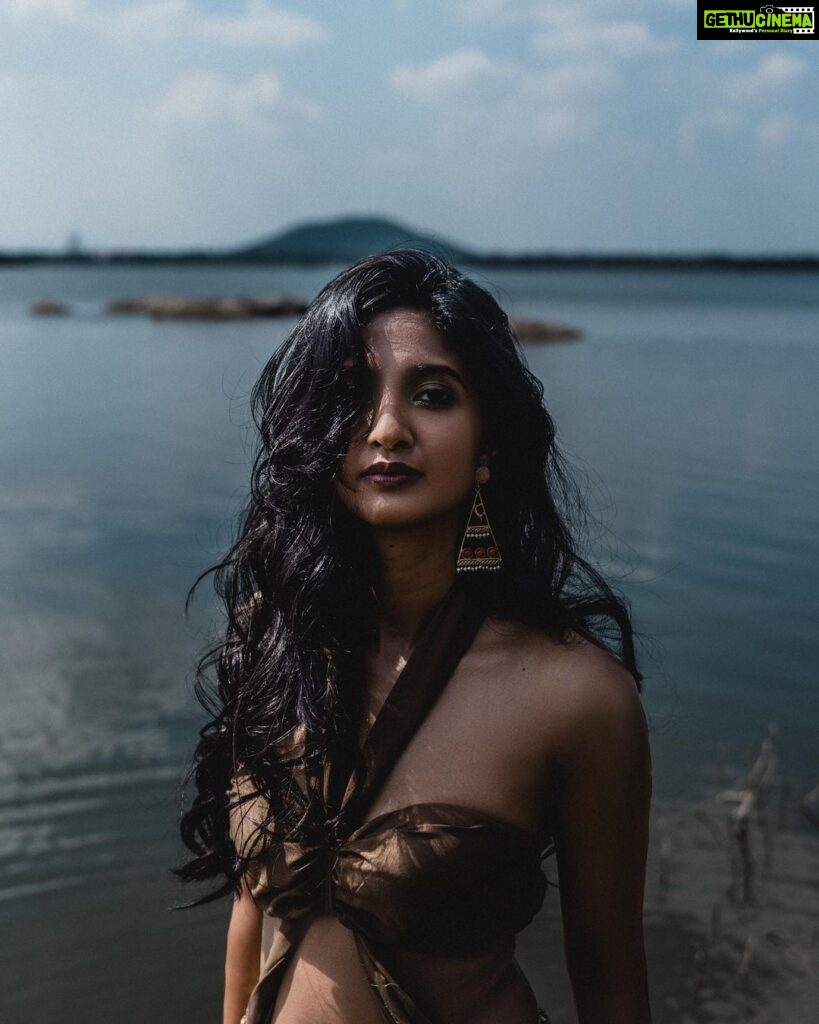 Keerthi Pandian Instagram - 🌊 Photography : @ajaykumar_elango Stylist : @stay__slay MakeUp and Hair : @abhiramisivakumar