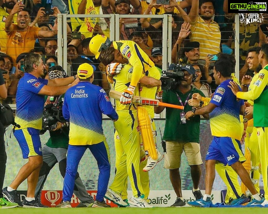 Keerthi Pandian Instagram - WHAT A TEAM WORK! 💛 Ipdi oru ending ku Nandri @ravindra.jadeja . MOMENT ❤️‍🔥 Love you ALWAYS @mahi7781 💛 #yellove @chennaiipl #csk #champions #ipl2023final #whistlepodu