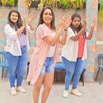 Keerthi shanthanu Instagram - Hayyoda…💘 Love this song 💘 Best wishes @atlee47 @priyaatlee 💕 From #Kikisdancestudio @divya_srinithi @shreya_anu28 💕 Choreo & shot by @pringlejones_ 💓 Location courtesy @lafayette.in 💓 Edited by @mr_ajaaydcruze_ #jawaan #srk #hayyoda