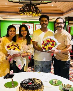 Keerthi shanthanu Instagram - a Twin Anniversary celebration❤️ 
@shanthnu & myself Sharing the same anniversary date along with this beautiful couple #FahadFazil & @nazriyafahadh 🤗
thank you #ALVijay sir for hosting us 💕