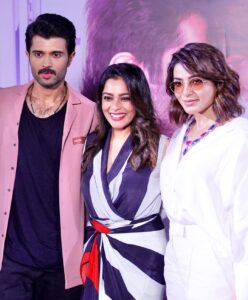 Keerthi shanthanu Instagram - When ur crushed in between two Heartthrobs 💕🔥 too much to handle 
@thedeverakonda & @samantharuthprabhuoffl Such a pleasure to interact with both of you 💕
#kushi
Thanx to the sweetest production house @mythriofficial & @proyuvraaj 💕
Wearing : @shilpavummiti 
 #happy