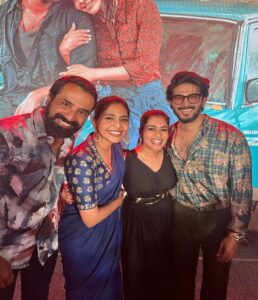 Keerthi shanthanu Instagram - a King Of Kotha vibe 💥 
@dqsalmaan & @aishu__ 
watta fascinating duo, giving you all the positive vibes u need ❤️
Electrifying energy from crowd 💥 
glad to have hosted this event #kingofkotha 
@actorshabeer @sherif_choreographer 
@dqswayfarerfilms @zeestudiosofficial
@brandblitzevents