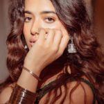 Ketika Sharma Instagram - Yesterday for #brotheavatar Trailer launch, have you watched the trailer yet??😍 link in my bio Styled by @rashmitathapa Wearing @byshahmeenhusain Shot by @puchi.photography HMU @makeuphairbyrahul #movie #promotions