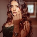 Ketika Sharma Instagram - Yesterday for #brotheavatar Trailer launch, have you watched the trailer yet??😍 link in my bio Styled by @rashmitathapa Wearing @byshahmeenhusain Shot by @puchi.photography HMU @makeuphairbyrahul #movie #promotions