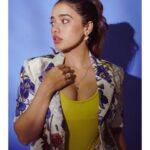 Ketika Sharma Instagram - Did you see the🦩in my earrings? Styled by @rashmitathapa Wearing @gazalguptacouture Jewellery @spillthebead Shot by @puchi.photography HMU @makeuphairbyrahul #formal #with #informal #styled #ootd #for #promotion