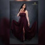 Komal Sharma Instagram - Nothing liberates our greatness like the desire to help, the desire to serve PRO - @a._john_pro Make up and Hair - @makeover_with_sandy Captured by - @ilayaraja1419 @actresskomalsharma #bollywoodactress #tamilactress #malyalamactress #actorslife #indianactress #komalsharma #shootmode #makeup #pose #beautiful