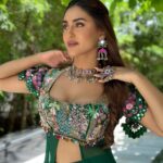 Krystle D'Souza Instagram - Day 1 of ganpati bappa ! Outfit: @vastra_by_ps Jewellery: @shringaaar.theethnicstory PR : @vblitzcommunications . . #ganpati #festival #festive #festiveoutfit #ganeshchaturthi