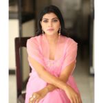 Lahari Shari Instagram - Strike a pose and soak in the beauty of life! 📸✨ Embracing all the greatness life has to offer. 💖 Stylist : @adamohyd Attire : @ohanahyd Photographer : @ganeshpeddireddy #LifeIsBeautiful #FeelingBlessed #PositivityOverload #LivingMyBestLife #PosingGoals #FeelingGreat #LifeIsBeautiful #StayPositive Hyderabad