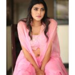 Lahari Shari Instagram - Strike a pose and soak in the beauty of life! 📸✨ Embracing all the greatness life has to offer. 💖 Stylist : @adamohyd Attire : @ohanahyd Photographer : @ganeshpeddireddy #LifeIsBeautiful #FeelingBlessed #PositivityOverload #LivingMyBestLife #PosingGoals #FeelingGreat #LifeIsBeautiful #StayPositive Hyderabad