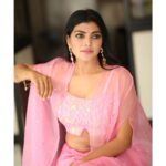 Lahari Shari Instagram - Strike a pose and soak in the beauty of life! 📸✨ Embracing all the greatness life has to offer. 💖 Stylist : @adamohyd Attire : @ohanahyd Photographer : @ganeshpeddireddy #LifeIsBeautiful #FeelingBlessed #PositivityOverload #LivingMyBestLife #PosingGoals #FeelingGreat #LifeIsBeautiful #StayPositive Hyderabad