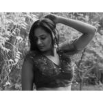 Lakshmi Priyaa Chandramouli Instagram – 🖤

Shot by the brilliant @madwhoworks

#PhotoShoot #ActorsLife
#KollywoodActress #TamilActress #TamilPonnu #SelfStyling #SelfMakeUp #LakshmiPriyaaChandramouli #WorkLife #Experiments #GratitudeAlways #GratitudeAllDayEveryDay #EcrPhotoShoot #DreamWithoutFear #LoveWithoutLimits