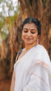 Leona Lishoy Instagram - Join us on this magical journey as we unveil the grace and allure of Onam Collection Sarees, perfectly paired with our curated selection of handcrafted jewelry.

Visit @verandahstore to gift your loved ones.

Dop: @sooraj_ijk
Photographer: @vyshnavphotographer
Edit: @mr.madeditz
Location:@verandahstore

#verandah #verandahstore #curatedcollection #conceptstore #whiteandgold #jewellery #keralasaree #kerala #keralagram #keralagodsowncountry #saree #onam #keralawedding #keralabride #sareelove #keralastyle #traditionalsaree #sareelovers  #fashion #instagram #bridalsarees #traditionalwear #onamsaree #traditional #thrissur #onamcollections #linensaree #onamsarees #kasavusaree #linenkasavusarees