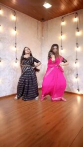Malavika Krishnadas Instagram - Going with the trend 😈😎
.
VC: @momentssbyelementricx 
Styling : @sabarinathk_ 
Space : @kshetradanceschool