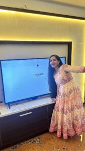 Malavika Krishnadas Instagram - Wait till the end to see the reality 😂🫶🏻❤️ 
.
Also do check my latest post 🫶🏻
.
Major missing Amma 🫶🏻
