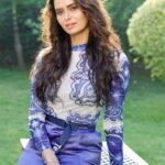Meenakshi Dixit Instagram - No lie 🎶🎶🎼🎹 #meenakshidixit #photooftheday #photography #natual #nature #instagood #instafashion #fashion #greenery #picoftheday #attitude