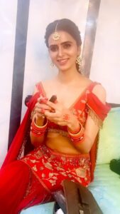 Meenakshi Dixit Instagram - Bold , boisterous, and full of energy : RED ❤️

#meenakshidixit #redaesthetic #reelitfeelit #reelsvideo #actorslife #shootdiaries #memoriesforlife