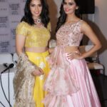 Meenakshi Dixit Instagram - Wishing the pride of nation a very happy Birthday @nehwalsaina ❤️🤗🙌 #sainanehwal #badmintonlegend #happybirthday