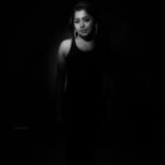 Meera Nandan Instagram - 🖤 @jiksonphotography @unnips #bnw #dark #love #lightsout #ınstagood #spotlight #happy #instamood #positivevibes #kochi #throwback
